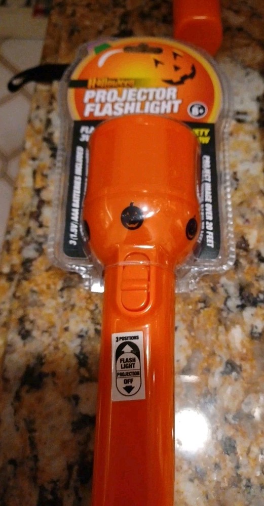 New Halloween Projector Flashlight 3W LED Pumpkin (JOL) Ages 8+