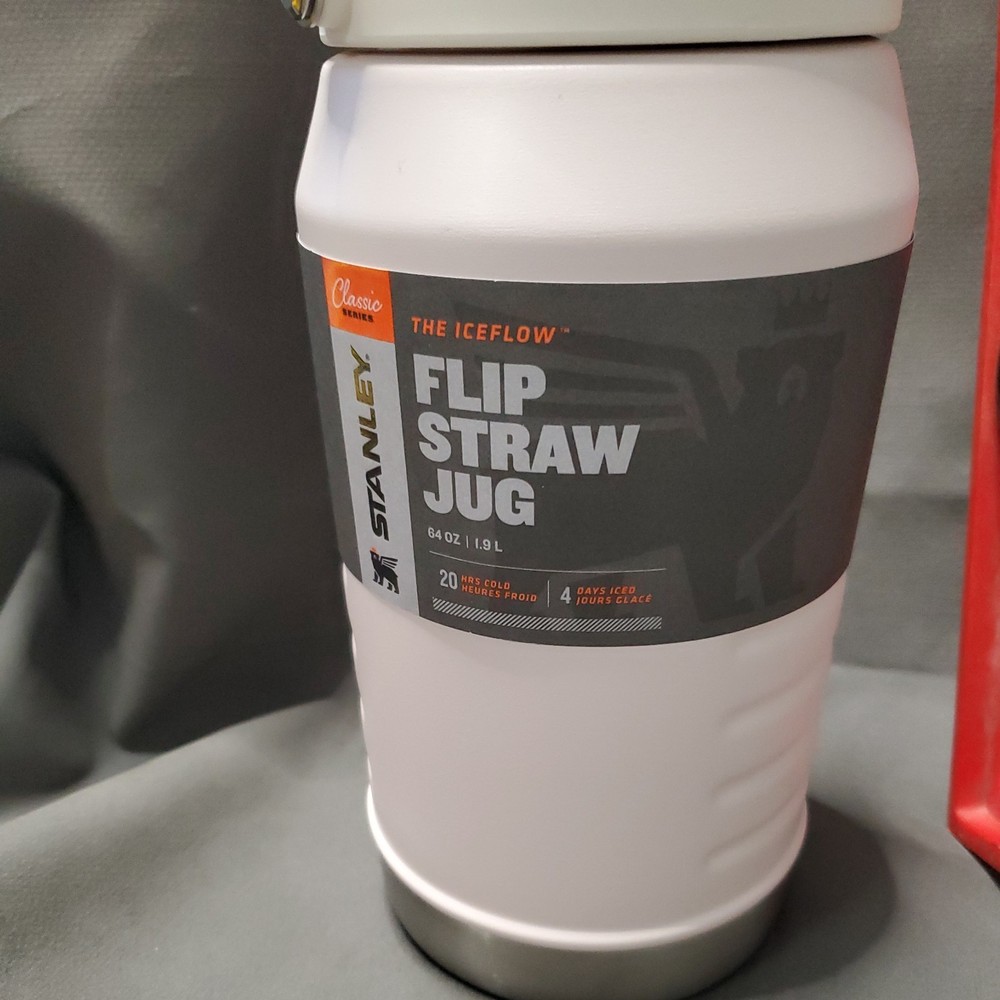 Stanley flip Straw Jug 64 Oz