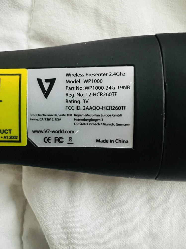 V7 WP1000-24G Professional Wireless Presenter with Laser Pointer and microS