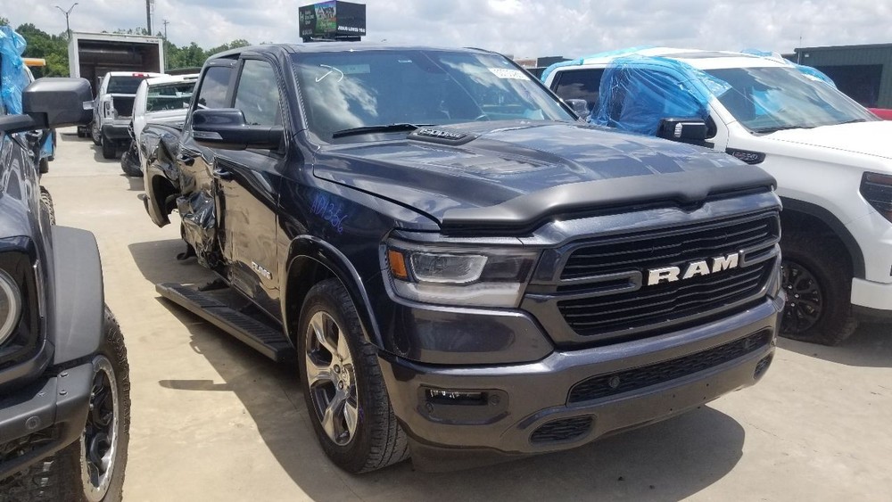 12 CHEVY SILVERADO 1500 HIGH MOUNTED STOP LIGHT