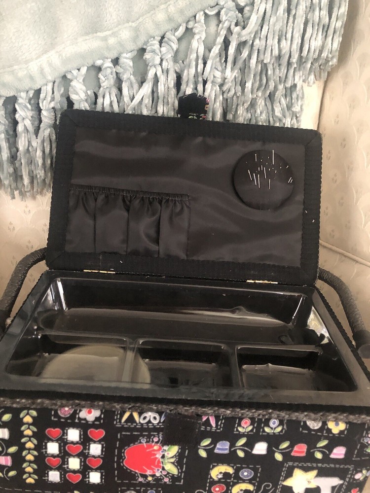 Vtg Sewing Basket