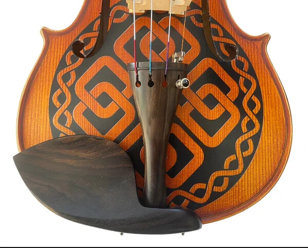 Celtic Love Violin Outfit 4/4