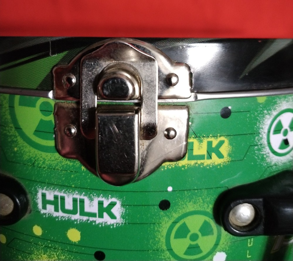 Marvel Avengers Hulk Tin Carrier 2019 Pre-owned Read Description