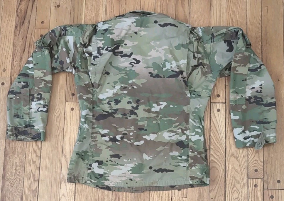 Coat Army Combat Uniform Unisex 8415-01-623-5180 Size Small Regular/ Bug Resist