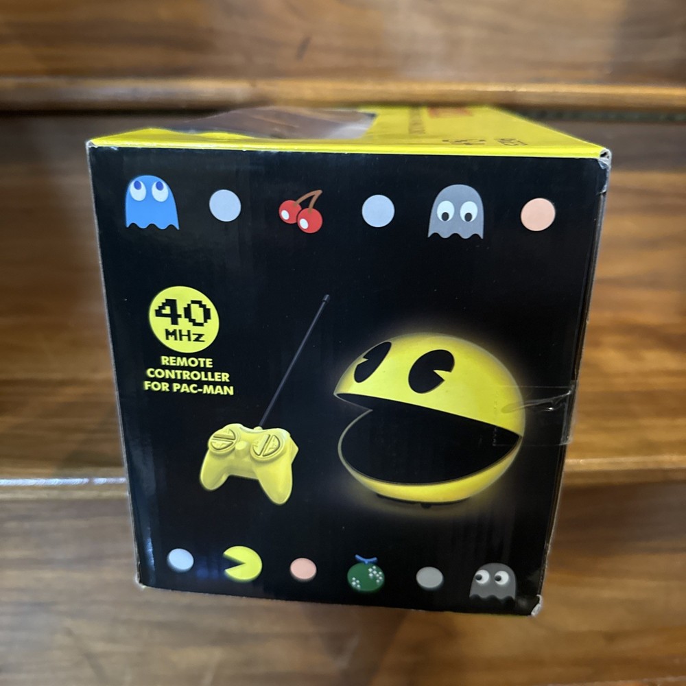 PAC-MAN & BLINKY GHOST LED Wireless Remote-Control Toy Color Change Chase Game