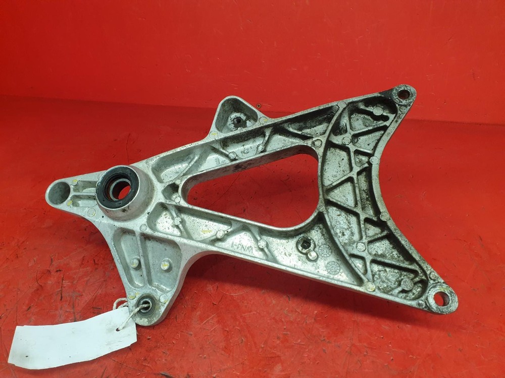 2013 HONDA WW PCX 125 EXHAUST BRACKET