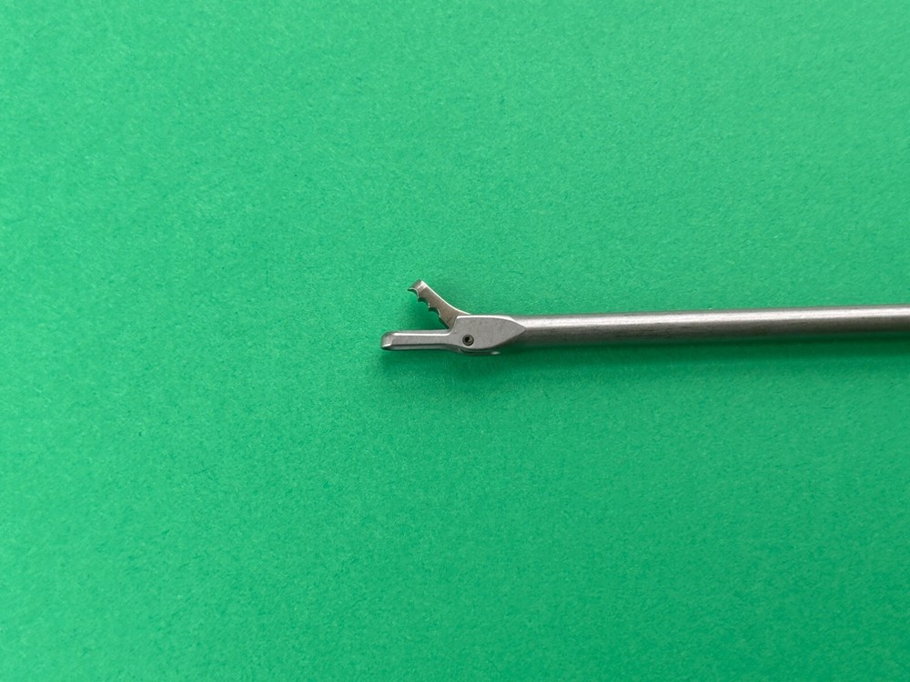 MedTREK Surgical Arthroscopic Grasping Forceps 3.0mm Straight
