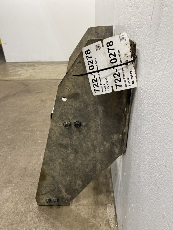 2021 Mack Pinnacle Frame Step 20836935 (722-10278)