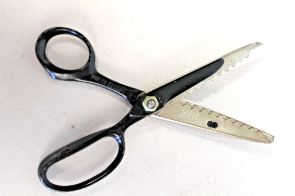 1950's Change-A-Blade Pinker Scissors