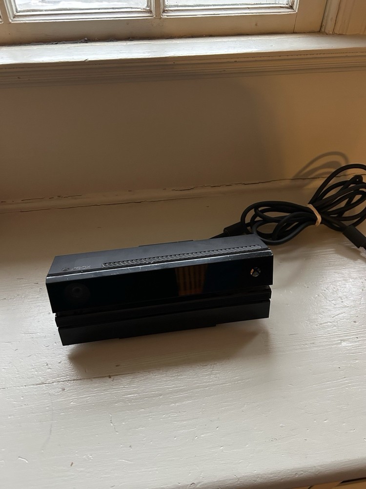 Microsoft Xbox One Kinect Sensor Motion Camera With TV Mount Wired Black