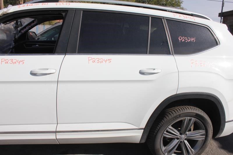 Camera/Projector Camera Front Windshield Mounted Fits 18 ATLAS 582312