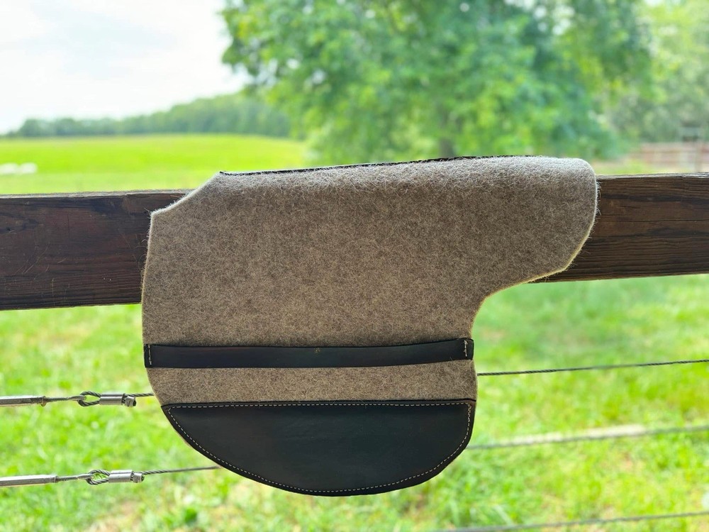 NEW Wool & Leather Saddle Pad Fox Hunt