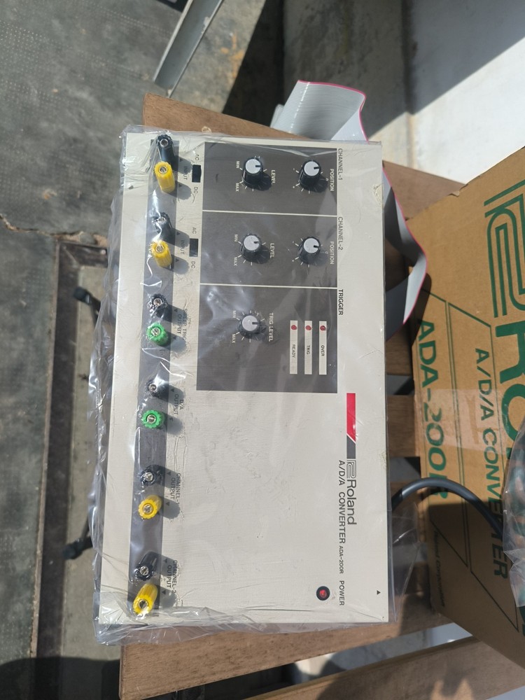 Roland Ada 200r First 8 Bit Digital Converter NEW