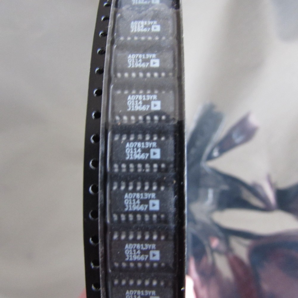 AD7813YR AD High-Speed Microprocessor Compatible 8 -10 bit Analog - Digital IC