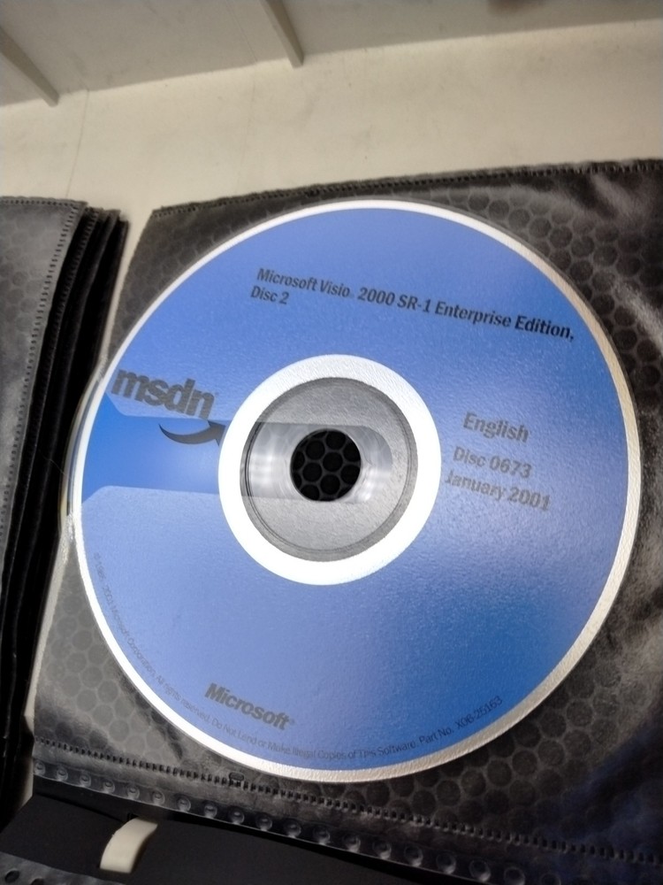 MSDN Software CD's Microsoft Windows 2000 server, Visual Studio Office Jan 2001