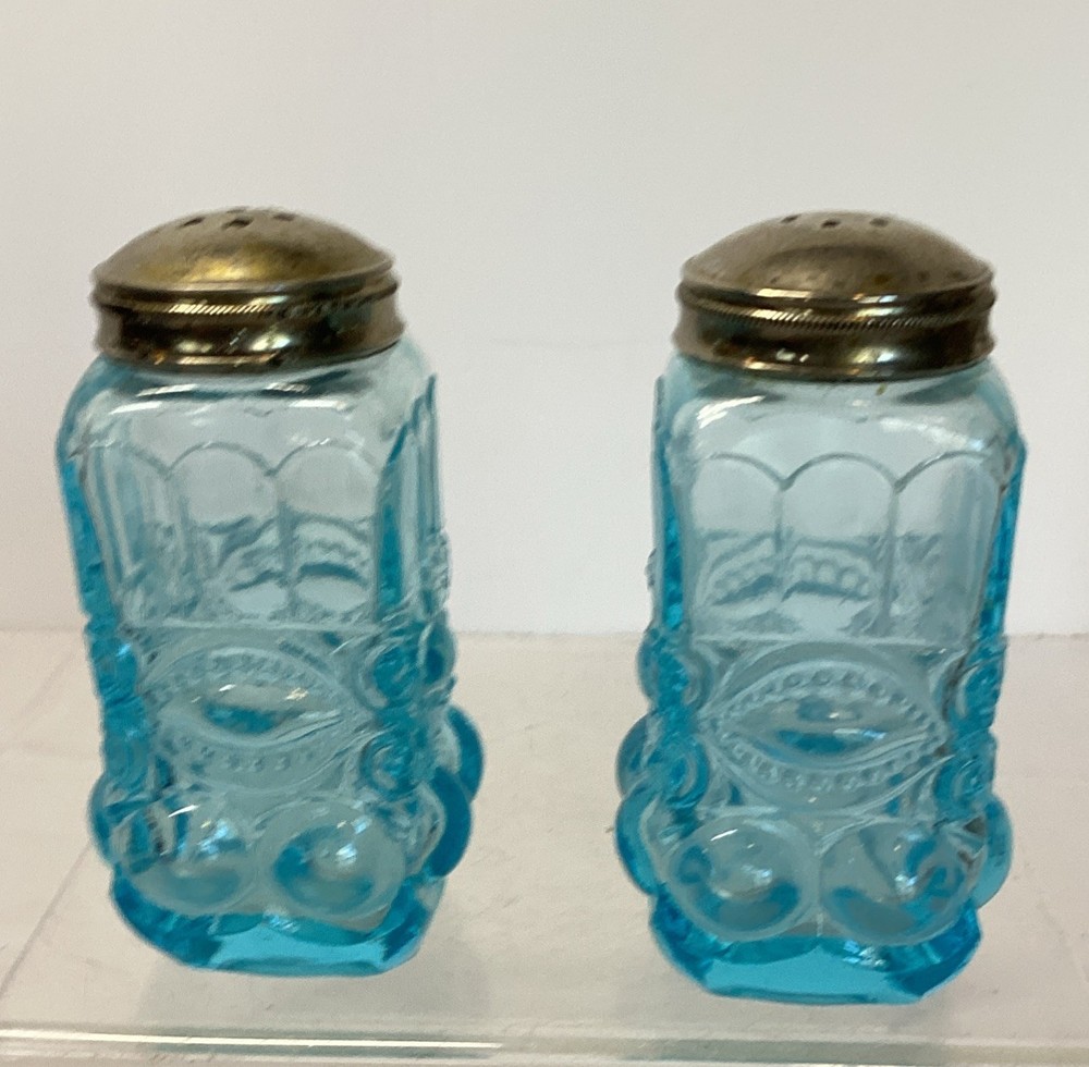 Mosser Aqua & Opalescent Glass Salt & Pepper Shaker Set Eye Winker Pattern