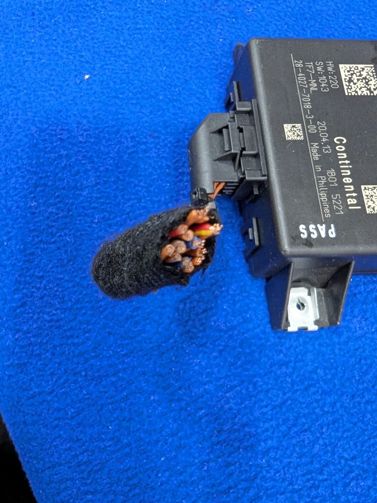 2013-16 PORSCHE 911 BOXSTER CAYMAN CAYENNE GATEWAY CONTROL MODULE +pigtail