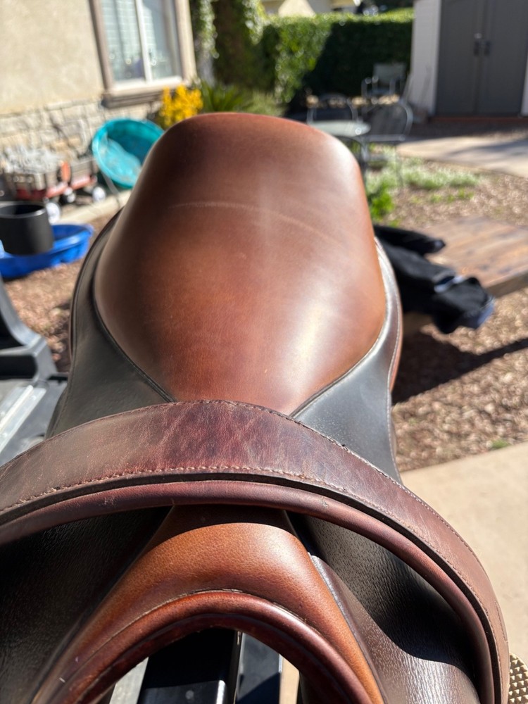 TAD COFFIN SMART-RIDE PERFORMANCE SADDLE WITH FORWARD FLAPS SIZE 16