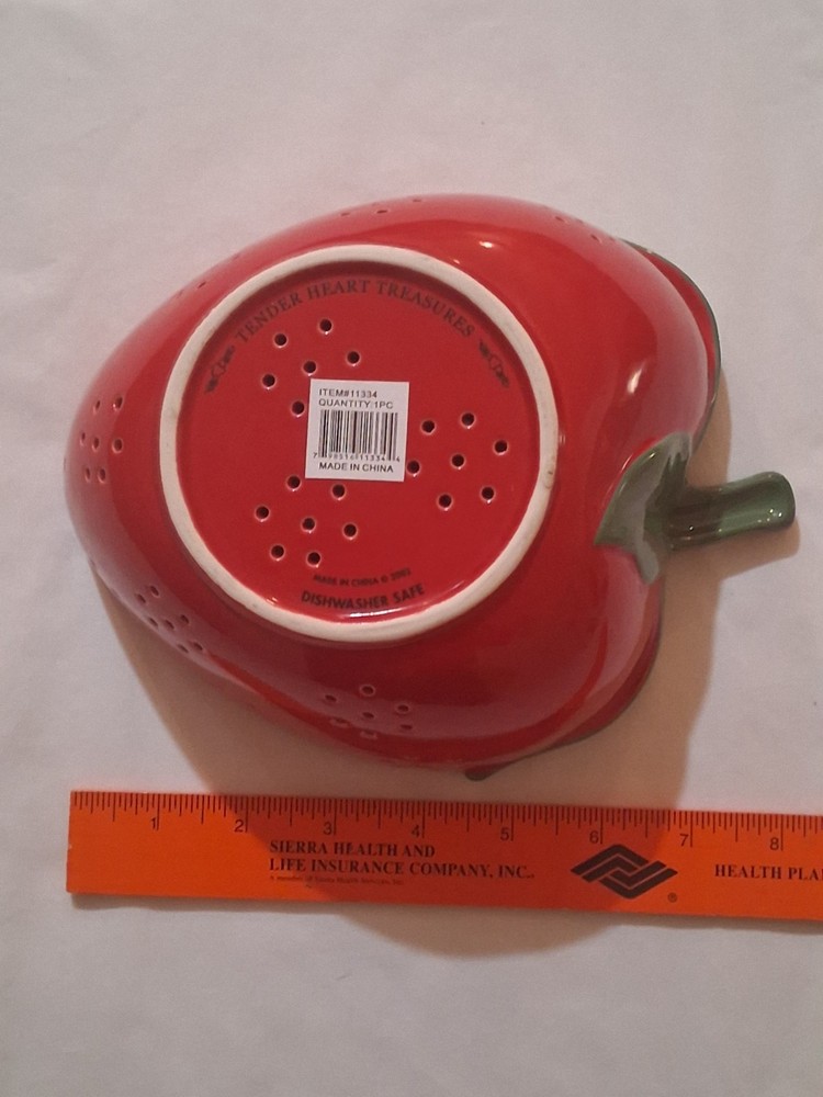 Strawberry 🍓 Shaped Colander New Unused Condition