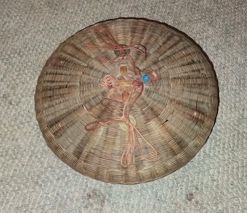 Vintage Woven Sewing Basket with Thread Notions String Oriental
