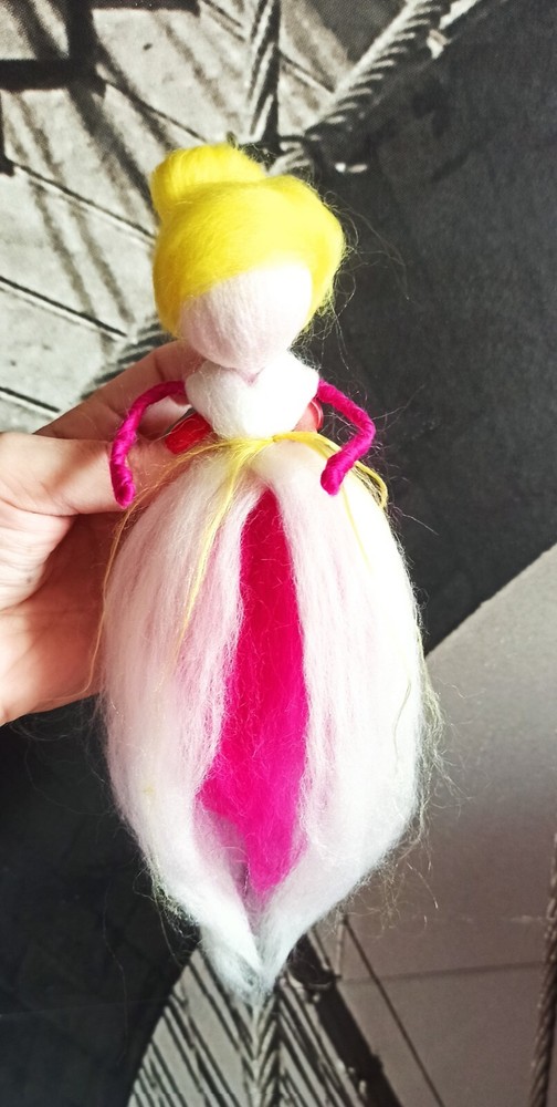 needle felting wool figurines