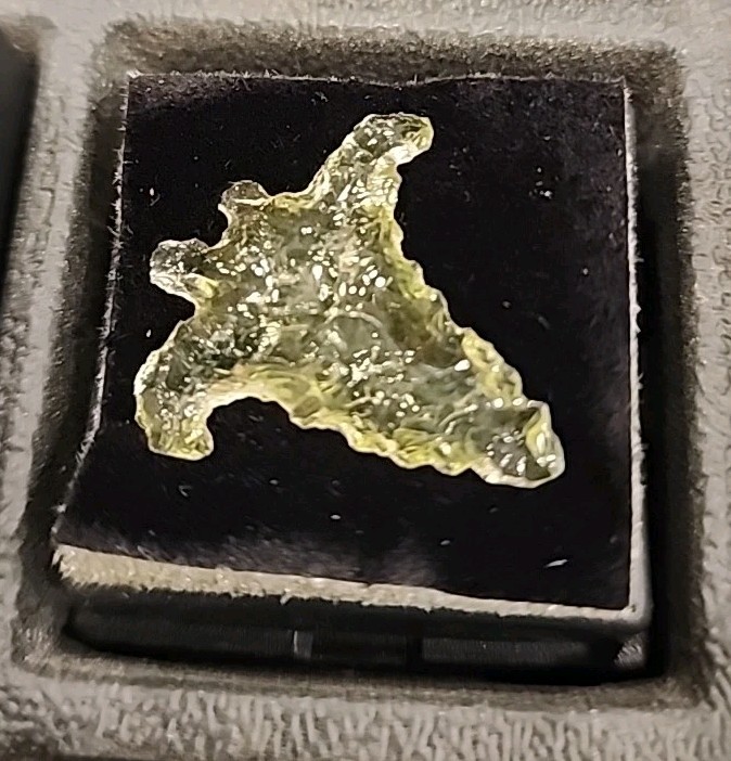 Uranium Glass Knapping Arrowhead Eccentric