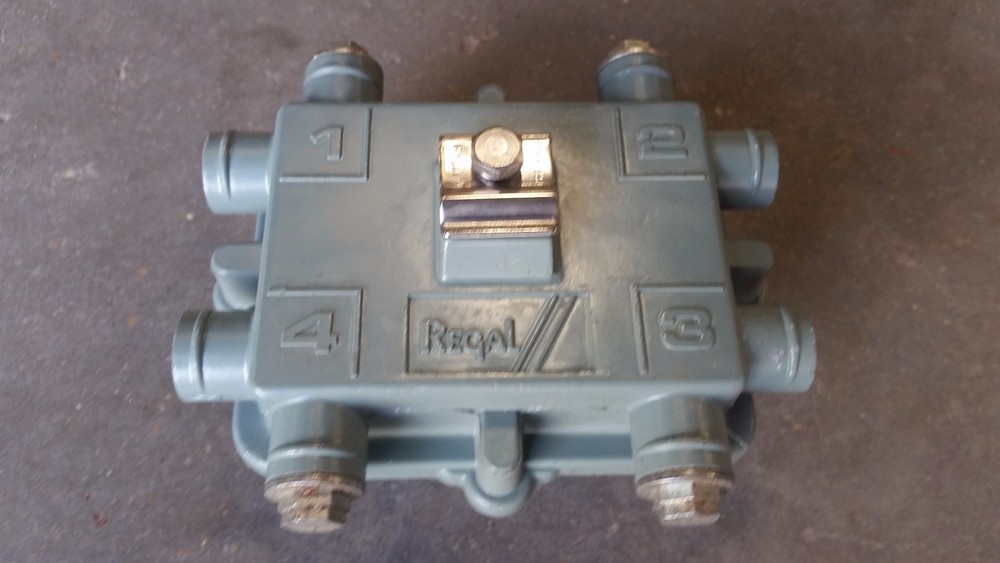 Regal RLS6-3 3-Way Splitter