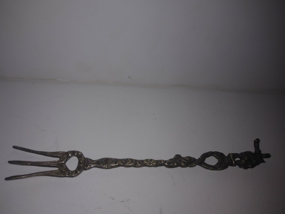 Antique ? Olive Fork Hor D'ouevres Fork w Crest ; Decorative Chic