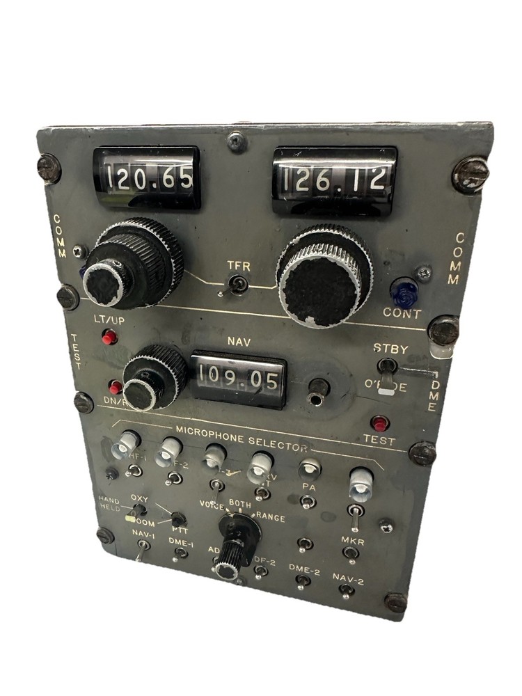 Gables Engineering G-2833-040 Aviation Airplane Avionics Control Panel Module