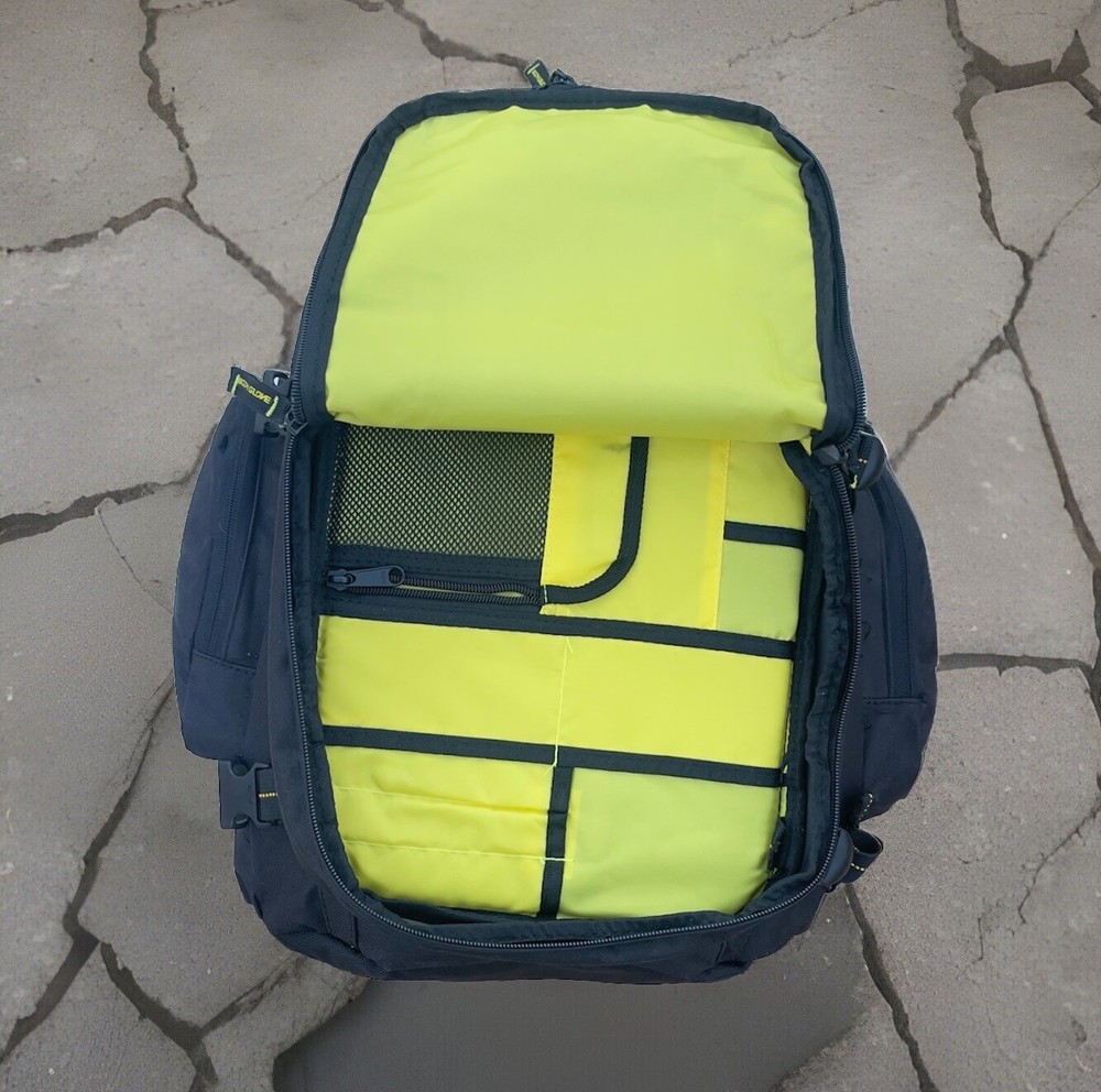 Large Body Glove Skateboard Threshold Backpack