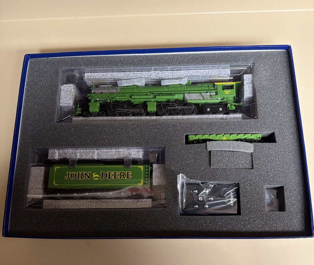 John Deere Train Engine Athearn Genesis Challenger 4-6-6-4 New in Box