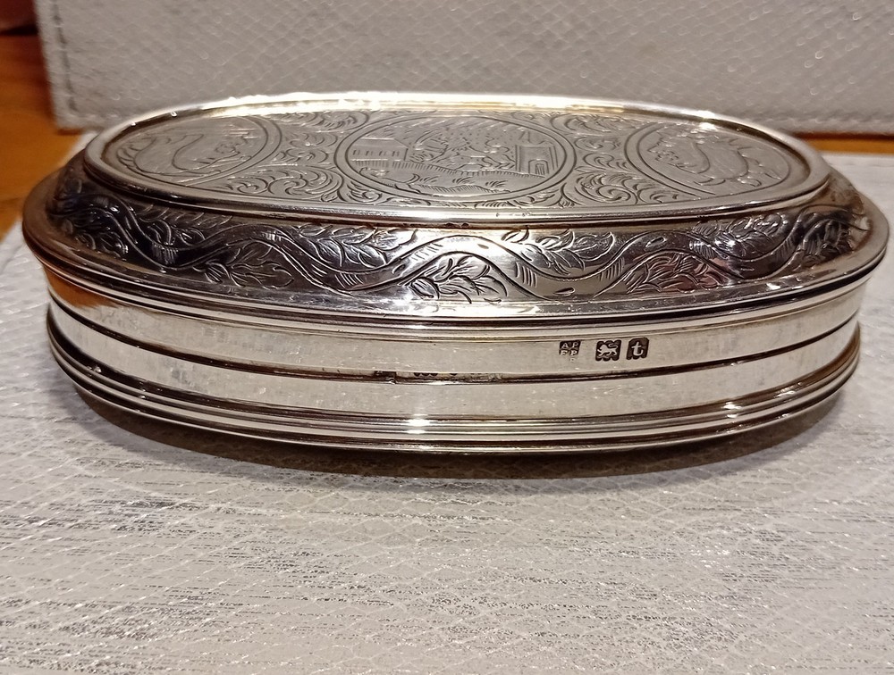 Solid Silver Antique Box ,1914 Pairpont Brothers 234.46 Grams.