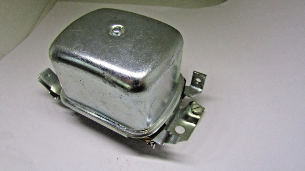 VR-39 VOLTAGE REGULATOR NEW VINTAGE USA MADE