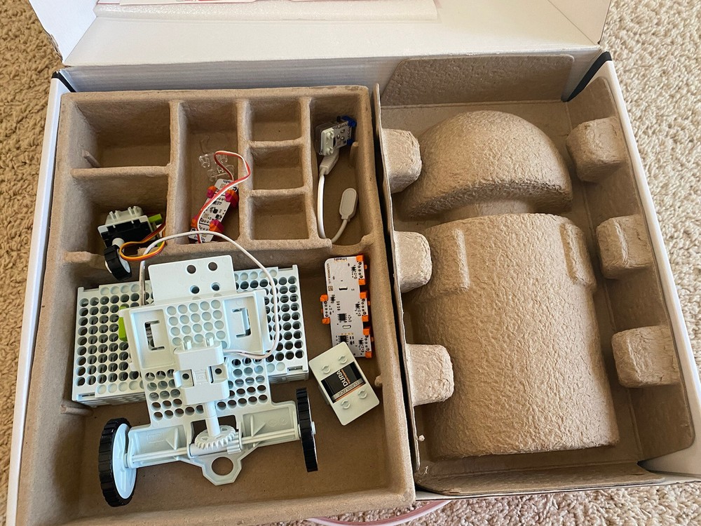 Star Wars Little Bits Droid Inventor Kit R2-D2 Build Robot Construction Tech Toy