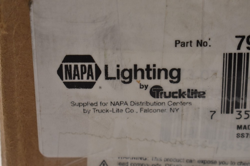 Napa Lighting Triangles/Flares/Reflectors Emergency Safety Warning Kit