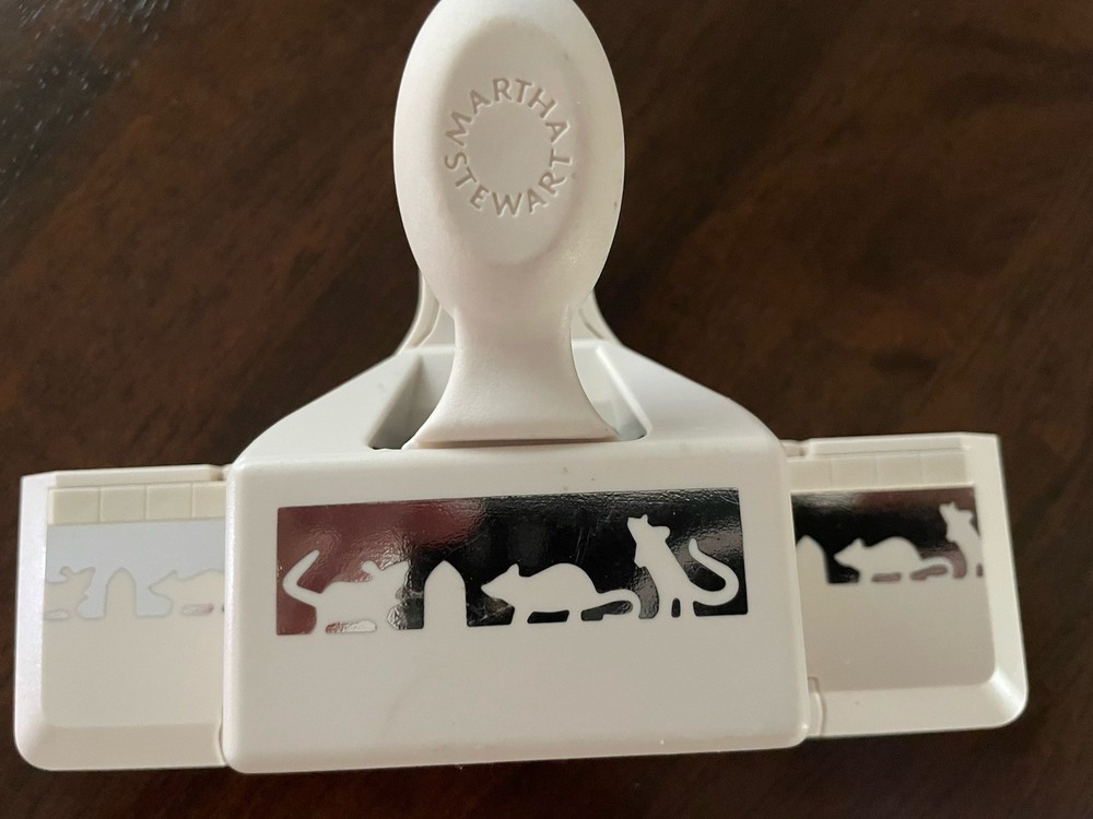 Martha Stewart Crafts Mice Paper Edge Punch - Foldable