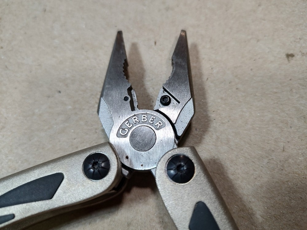 GERBER Multi-Tool, Champagne, 11 Tools, 48239