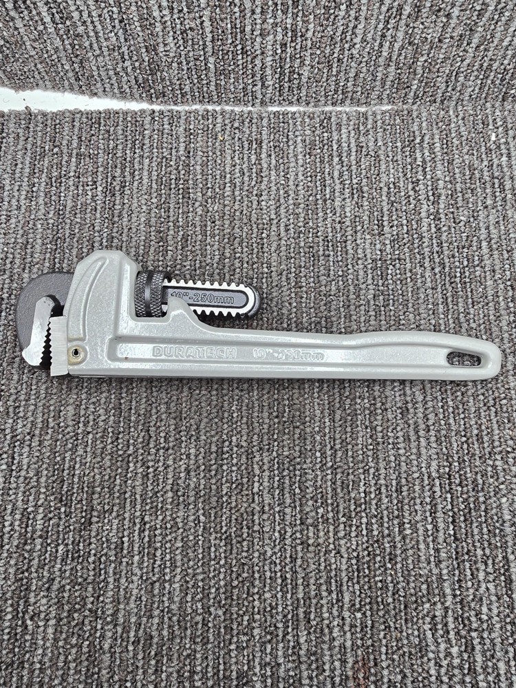 DURATECH 10-Inch /  250mm Heavy Duty Adjustable Pipe Wrench