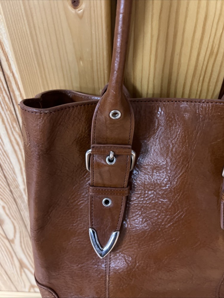 Wilsons Leather Vintage Shoulder Bag 100% Leather Brown Size Medium Boho Chic