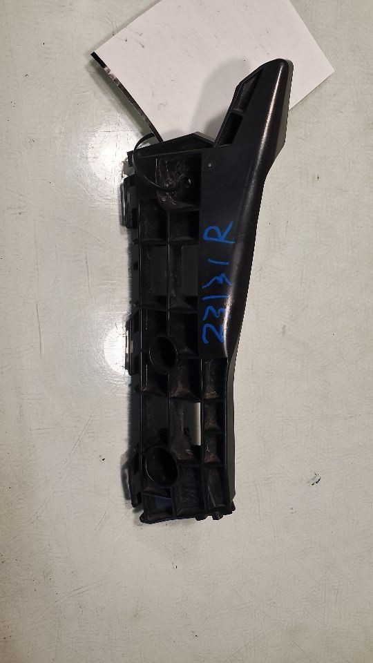 PRIUS 2014 RH FRONT BUMP BRACKET