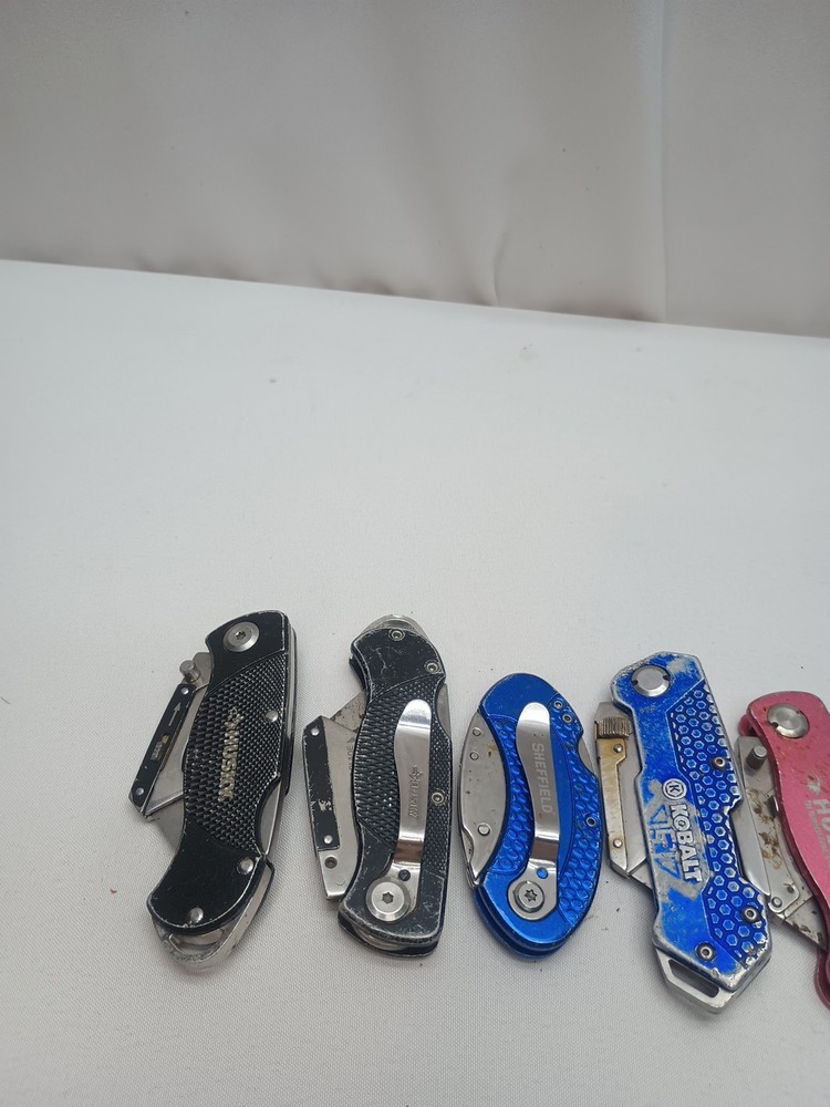 6 FOLDING UTILITY KNIVES ASSORTED GOOD SHAPE ALL WORK