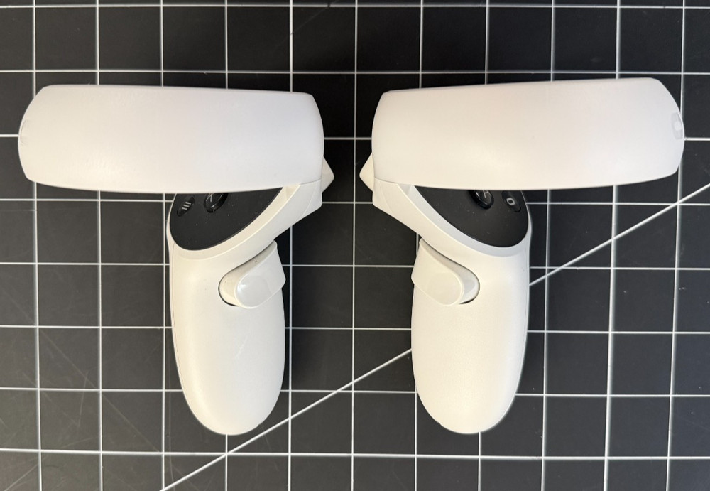 Genuine OEM Oculus Quest 2 Left + Right Controllers Excellent Working Condition