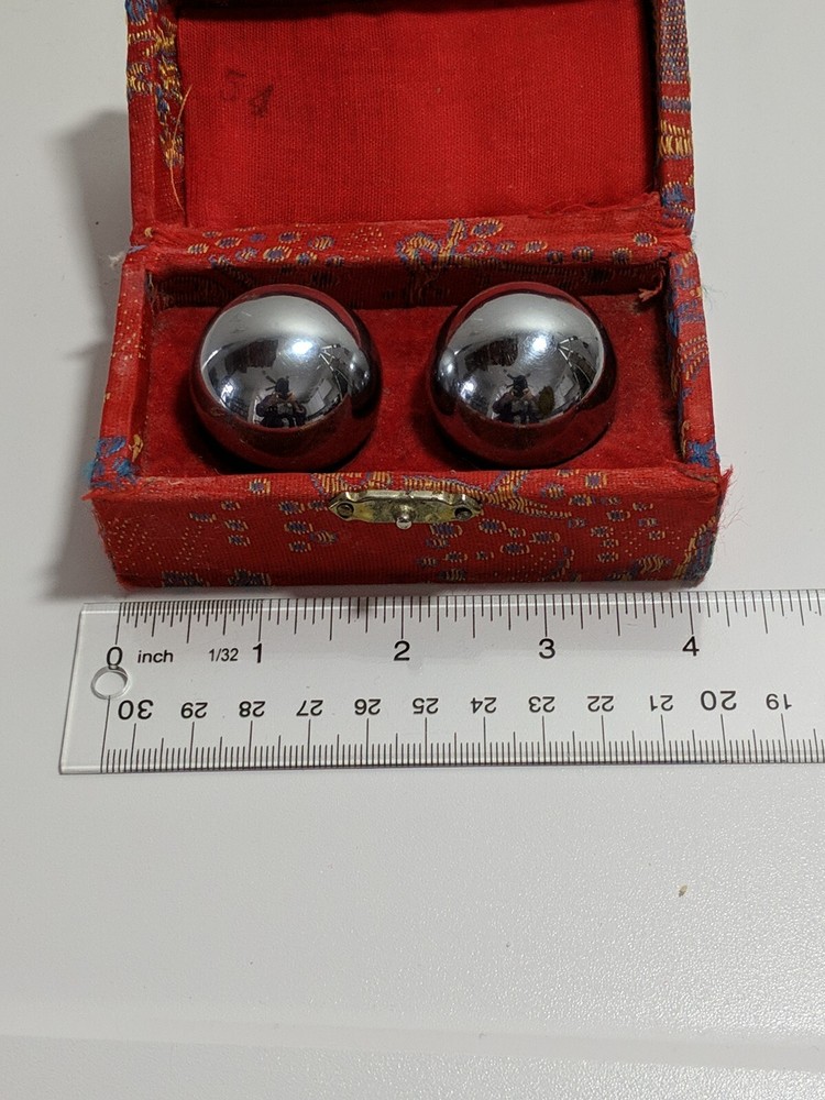 SHOUXING Chime Balls Baoding Iron Red Silken Box Hand Exercise Vintage NOTE