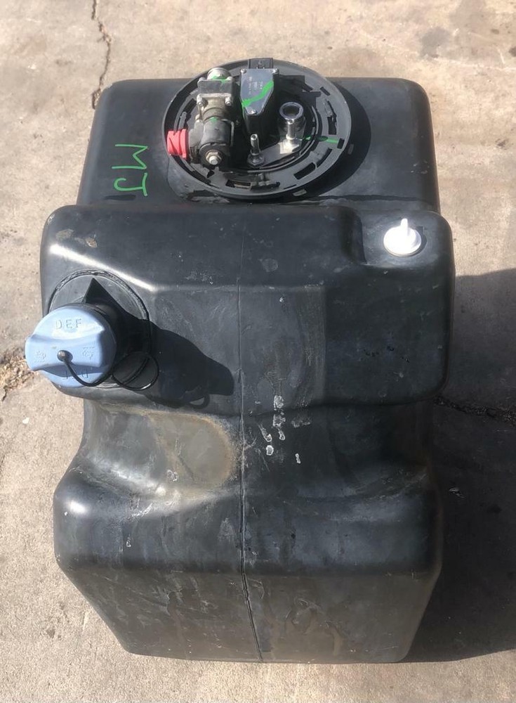 FREIGHTLINER  DEF TANK WITH SENDING UNIT