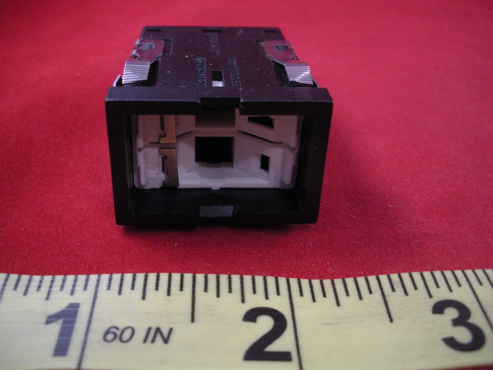 Honeywell Microswitch AML21MBA3AA Pushbutton Switch 9314 2a 250v 3a 125v ac New