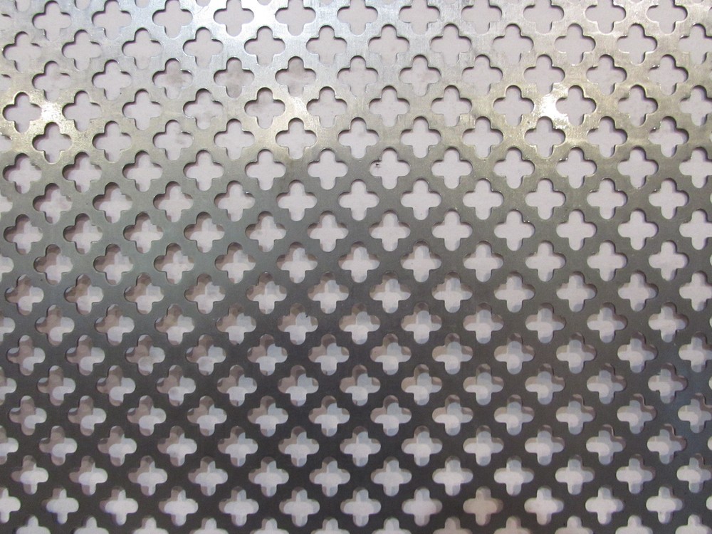DECORATIVE CLOVERLEAF PATTERN PERFORATED STEEL  --24" x 24"