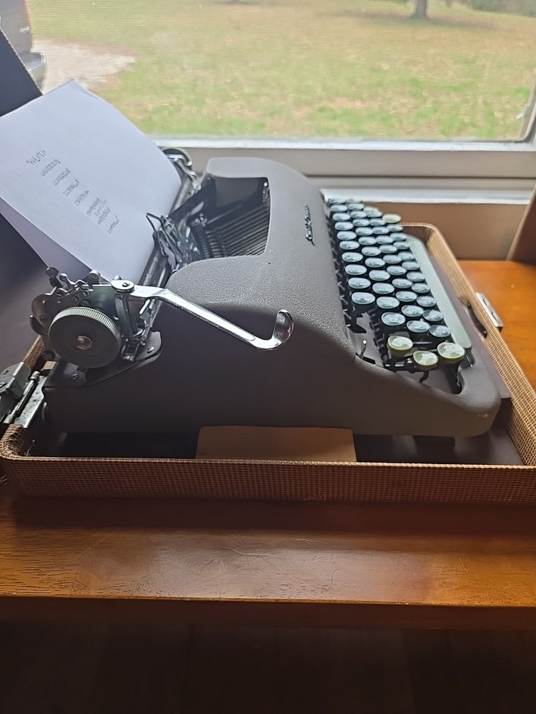 Smith Corona "Tabulator" Typewriter With Case