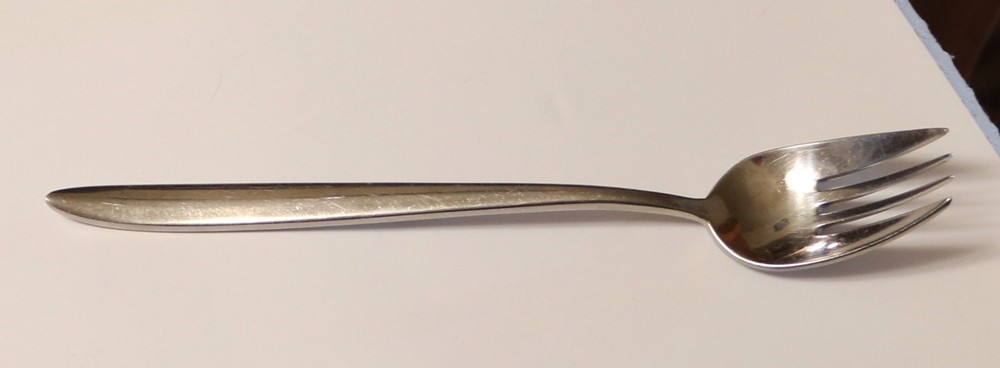 Oneida ESSENCE Glossy 18/10 Stainless DINNER FORK 7-3/4” Indonesia
