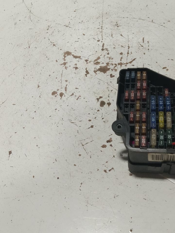 Used Fuse Box Engine fits: 2003 Volkswagen Passat engine compartment Grade A