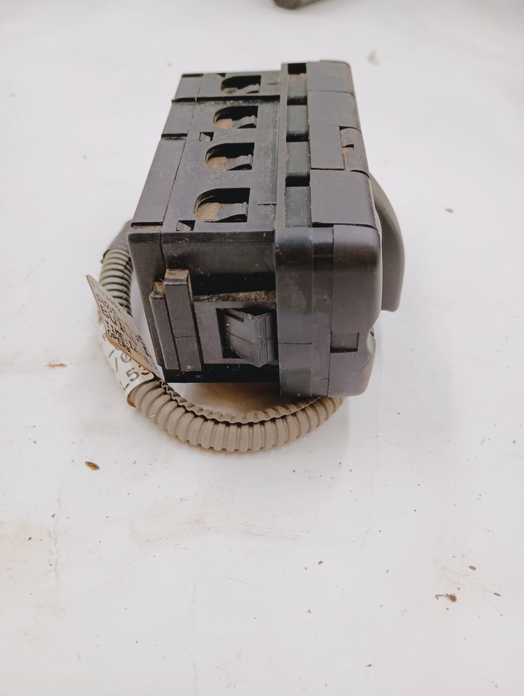 FREIGHTLINER SWITCH PANEL ASSEMBLY ENGINE BRAKE SHUTDOWN MIRROR HEAT MAN. REGEN